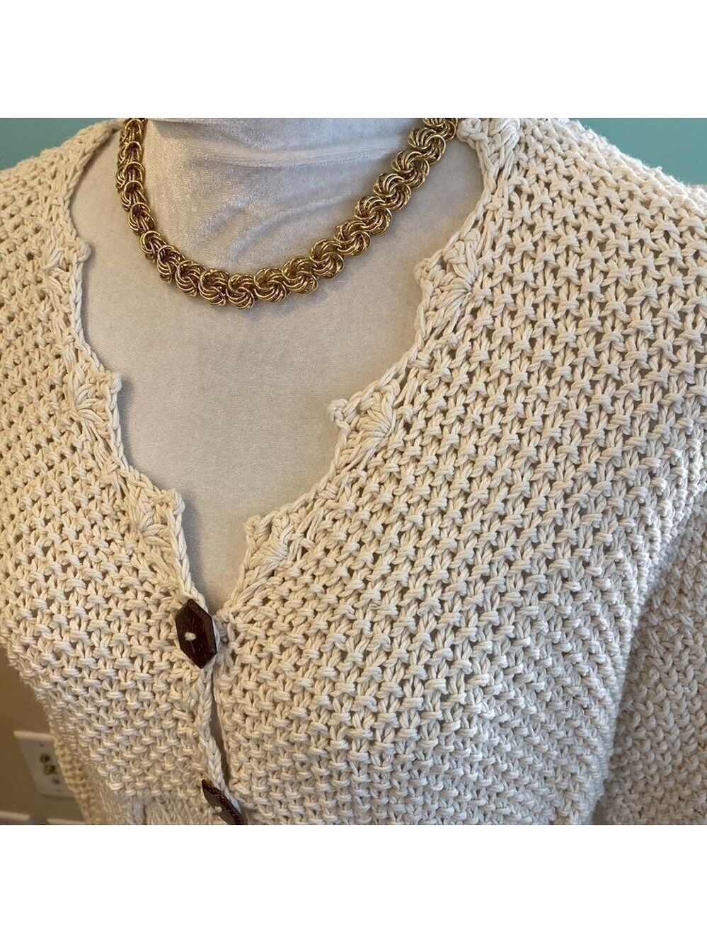 Cable knit sweater size small - Picture 2 of 6